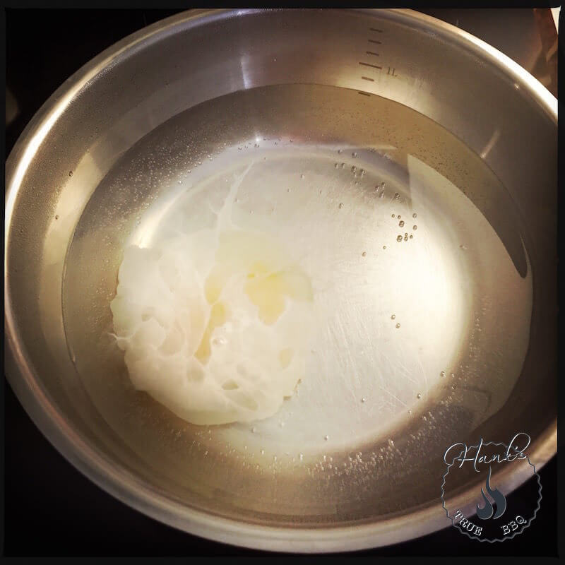 Poached egg in pan